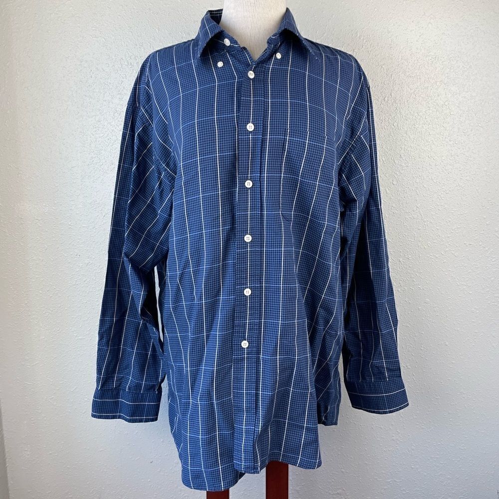 Jos. A. Banks Sportswear Button Down Shirt Size L EUC